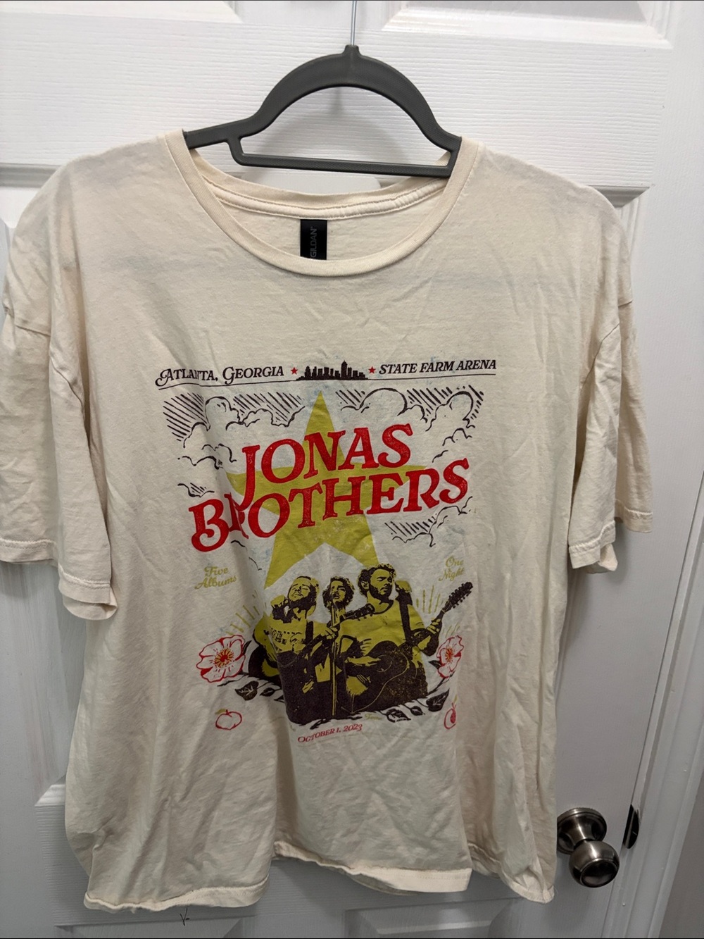 Gildan Cream Jonas Brothers Graphic Tee with Red & Yellow Print